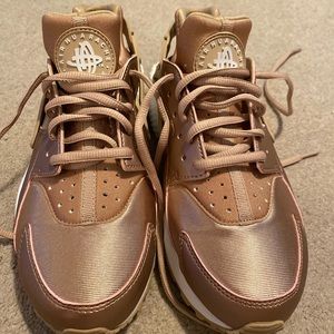 Rose gold Nike Huaraches